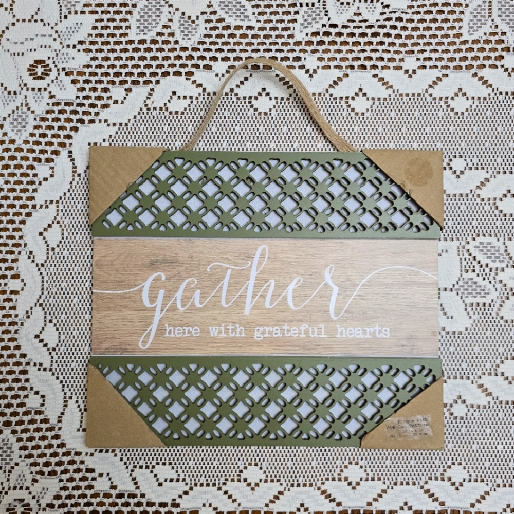 NEW Gather Here With Grateful Hearts Hanging Wall Plaque Fall Harvest 12x10 Sign - Picture 1 of 6